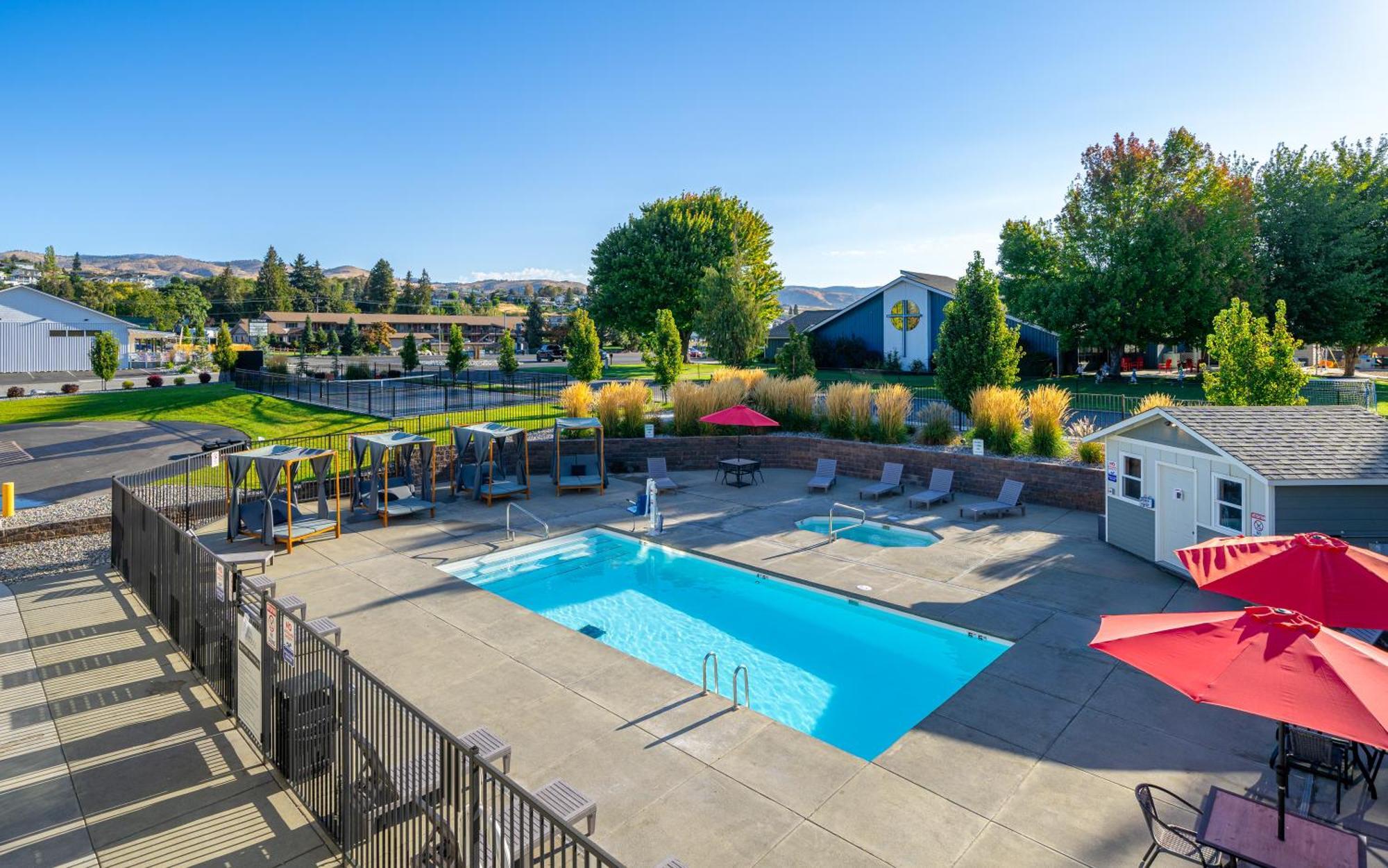 The Lodge Lake Chelan Manson Exterior photo
