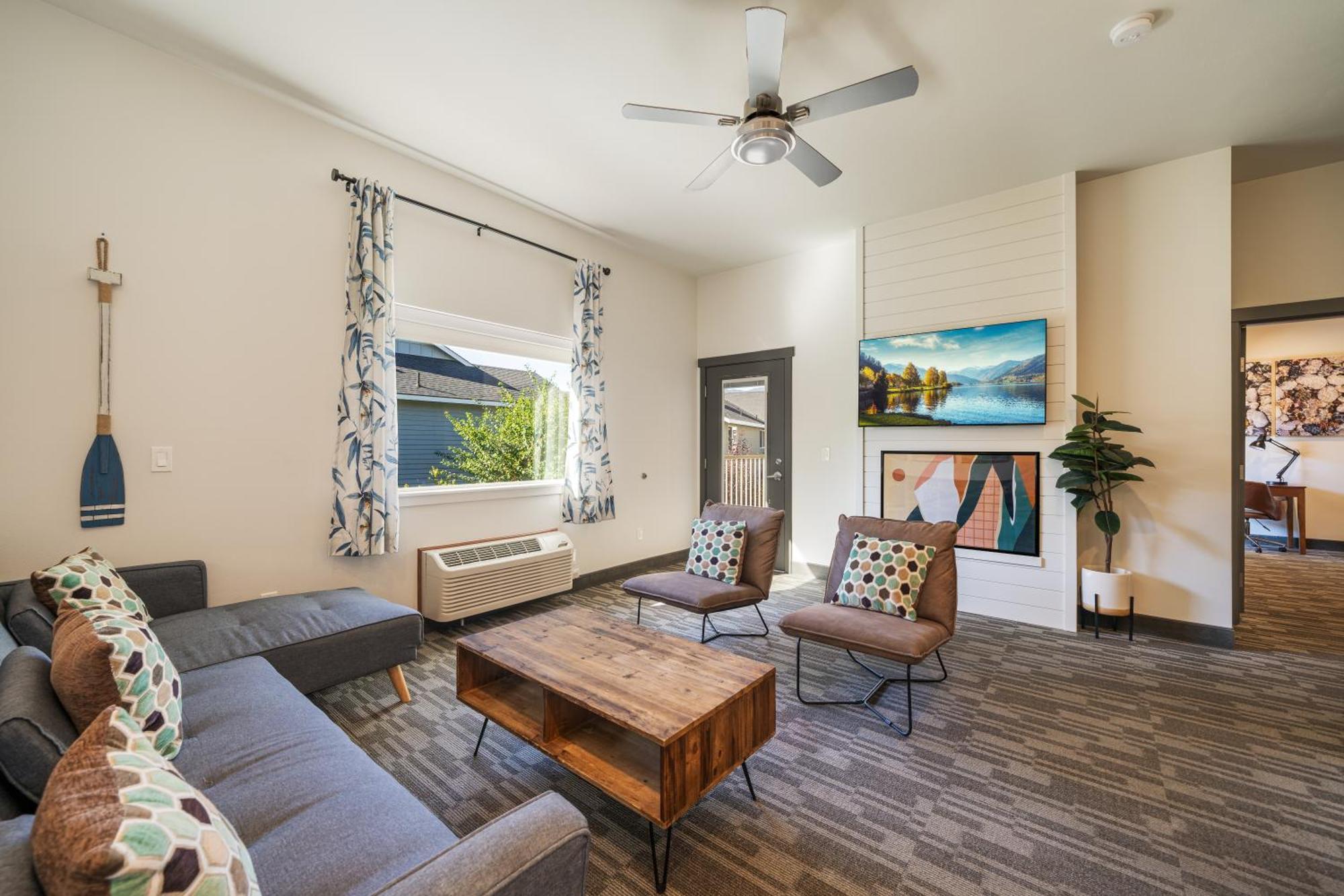 The Lodge Lake Chelan Manson Exterior photo