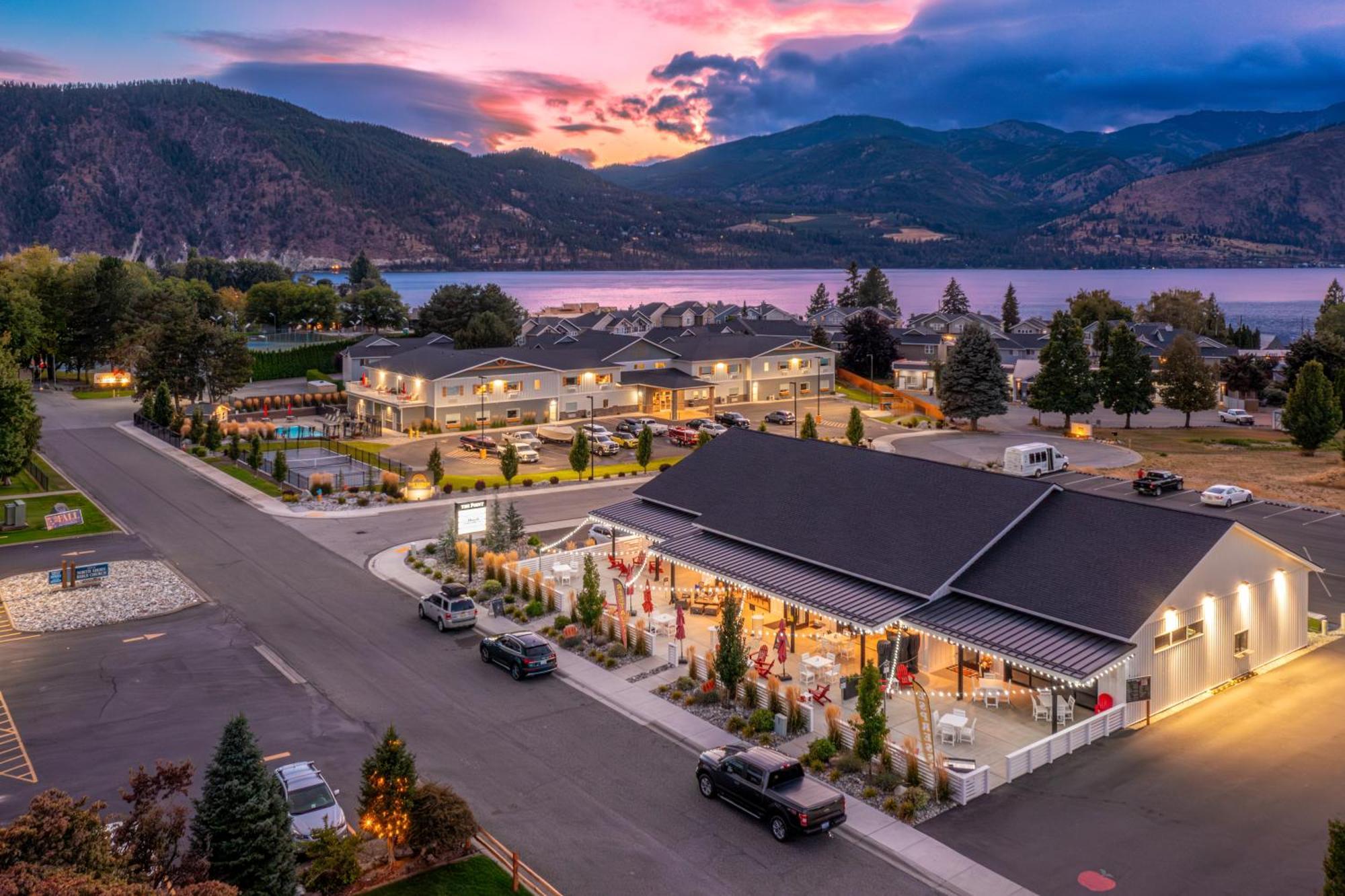 The Lodge Lake Chelan Manson Exterior photo