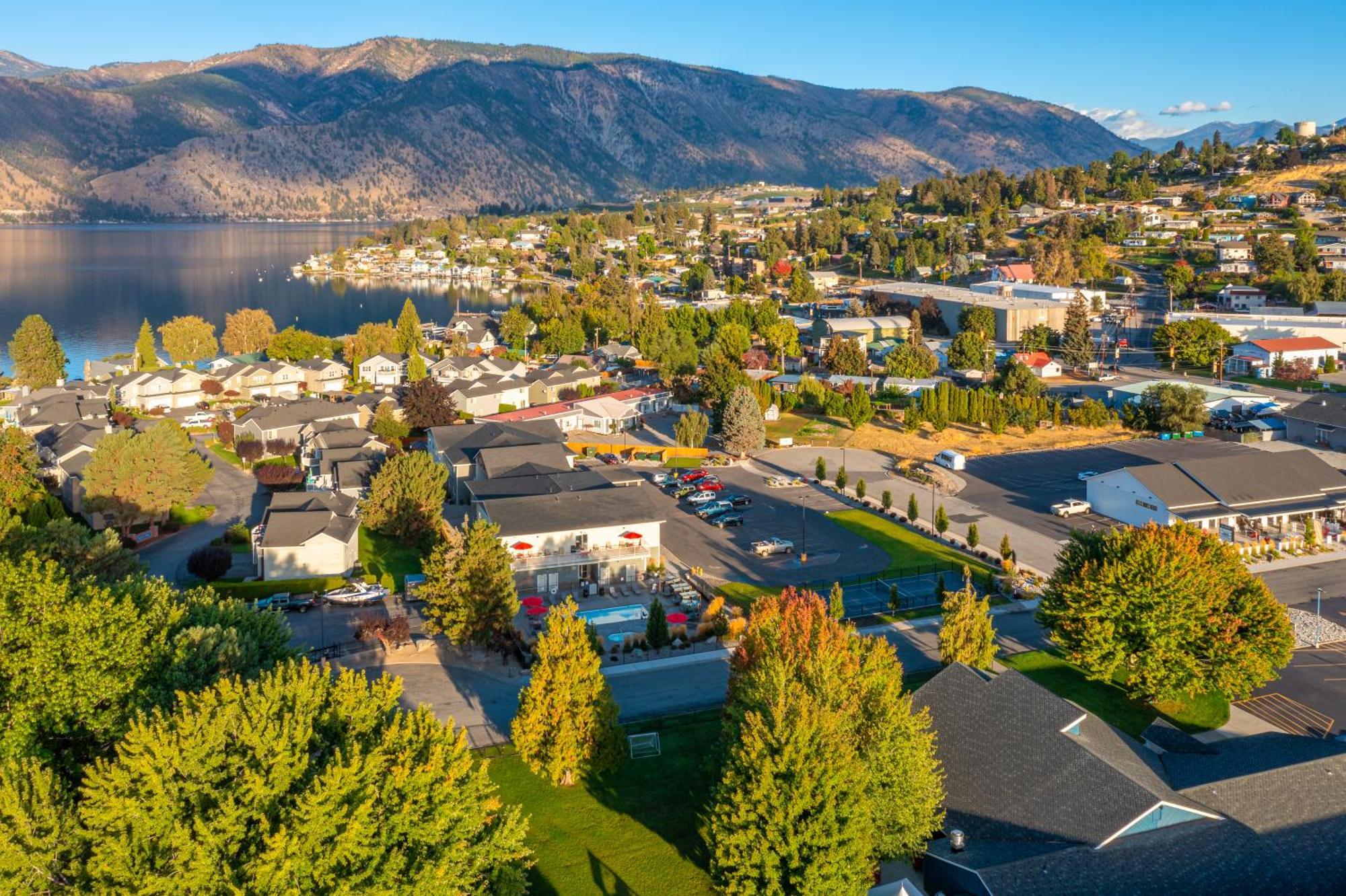 The Lodge Lake Chelan Manson Exterior photo
